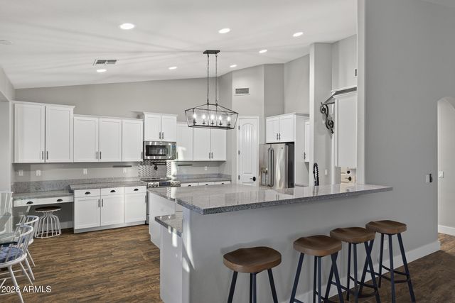 39722 N NEW RIVER Road, Phoenix, AZ 85086
