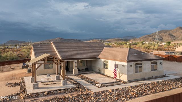 39722 N NEW RIVER Road, Phoenix, AZ 85086