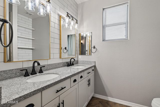 39722 N NEW RIVER Road, Phoenix, AZ 85086