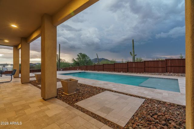39722 N NEW RIVER Road, Phoenix, AZ 85086