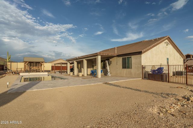 39722 N NEW RIVER Road, Phoenix, AZ 85086