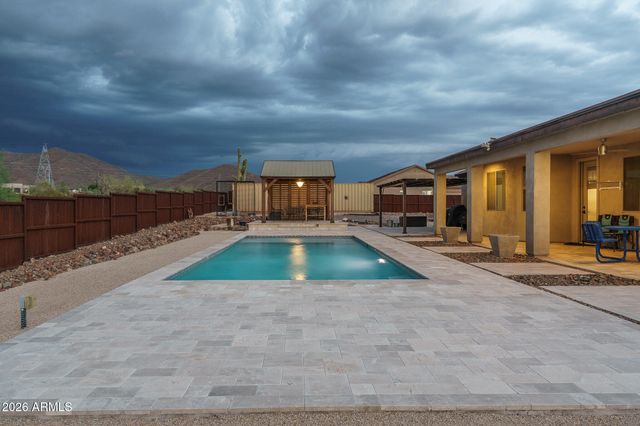 39722 N NEW RIVER Road, Phoenix, AZ 85086