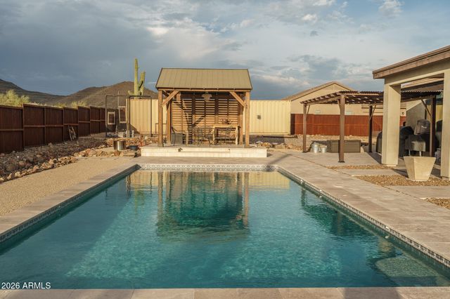 39722 N NEW RIVER Road, Phoenix, AZ 85086