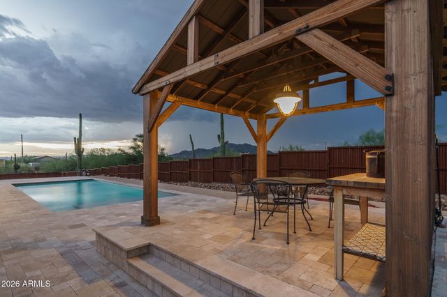 39722 N NEW RIVER Road, Phoenix, AZ 85086