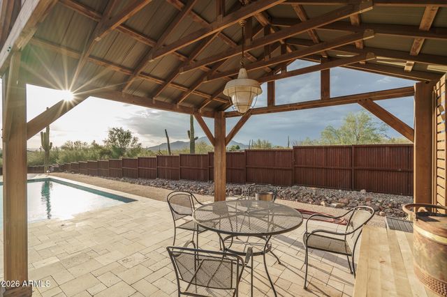 39722 N NEW RIVER Road, Phoenix, AZ 85086