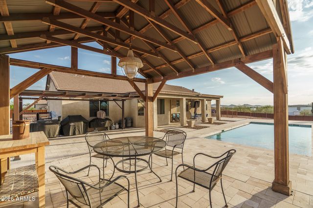 39722 N NEW RIVER Road, Phoenix, AZ 85086