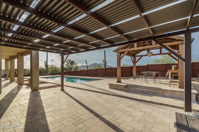 39722 N NEW RIVER Road, Phoenix, AZ 85086
