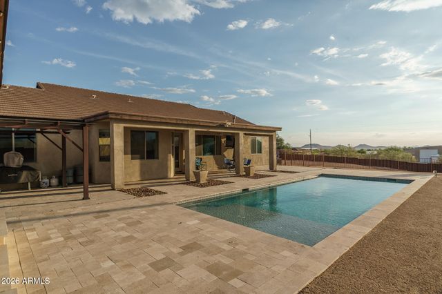 39722 N NEW RIVER Road, Phoenix, AZ 85086