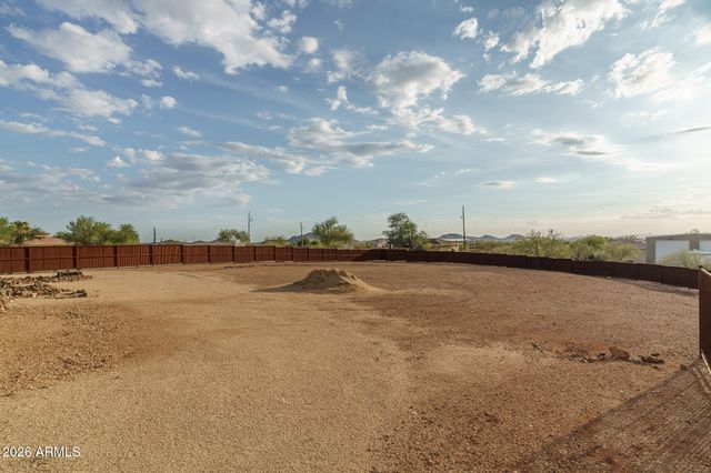 39722 N NEW RIVER Road, Phoenix, AZ 85086