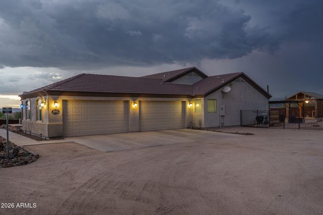 39722 N NEW RIVER Road, Phoenix, AZ 85086