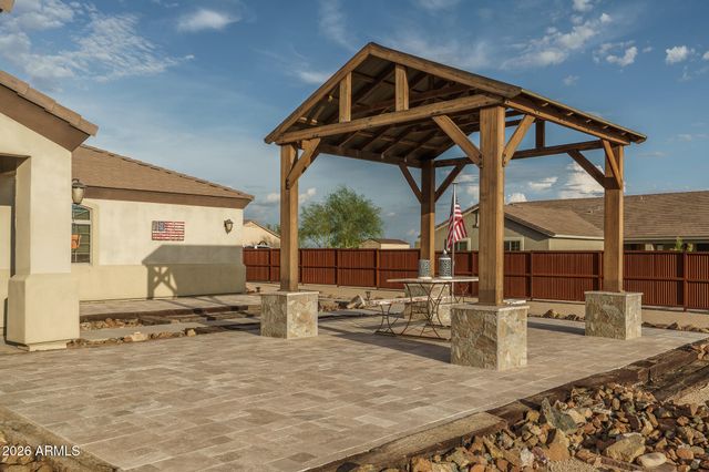 39722 N NEW RIVER Road, Phoenix, AZ 85086