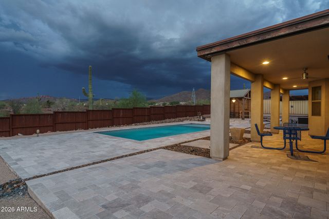 39722 N NEW RIVER Road, Phoenix, AZ 85086