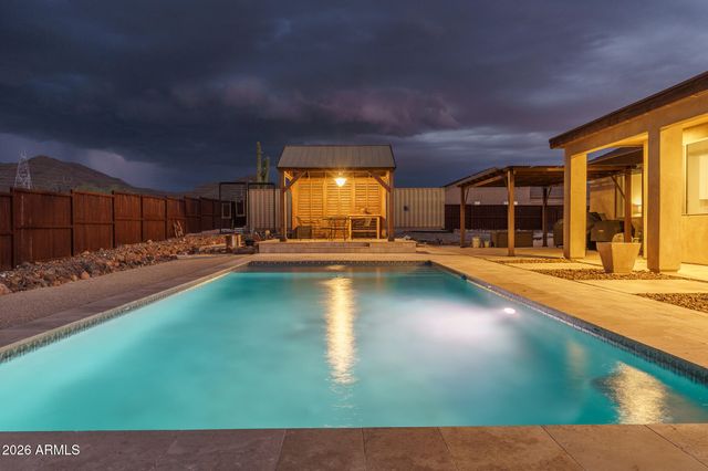 39722 N NEW RIVER Road, Phoenix, AZ 85086