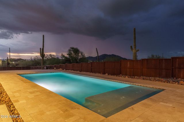 39722 N NEW RIVER Road, Phoenix, AZ 85086