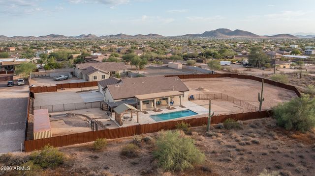 39722 N NEW RIVER Road, Phoenix, AZ 85086