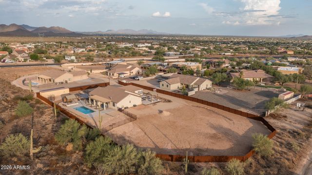 39722 N NEW RIVER Road, Phoenix, AZ 85086