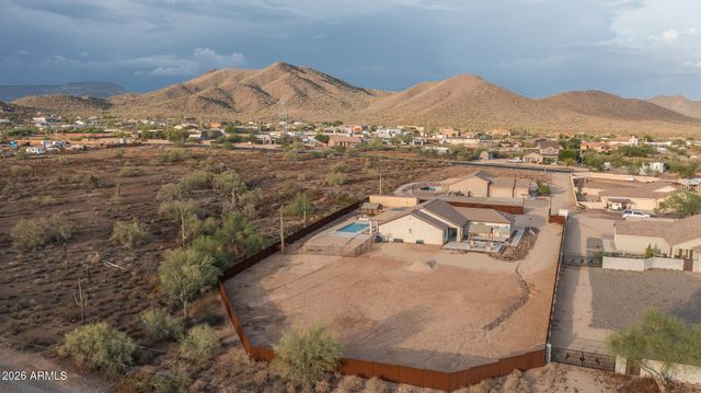 39722 N NEW RIVER Road, Phoenix, AZ 85086