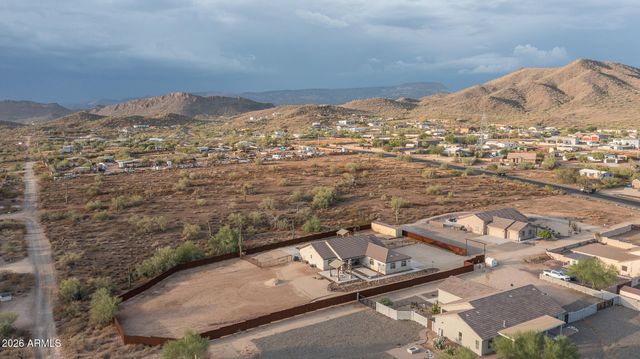 39722 N NEW RIVER Road, Phoenix, AZ 85086