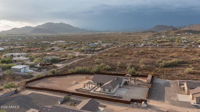 39722 N NEW RIVER Road, Phoenix, AZ 85086