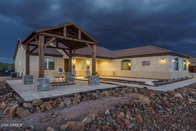 39722 N NEW RIVER Road, Phoenix, AZ 85086