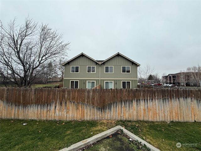 226 E Whitman Drive, College Place, WA 99324