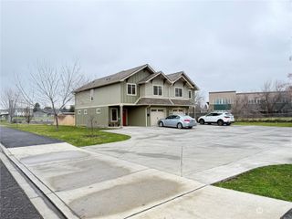 226 E Whitman Drive, College Place, WA 99324