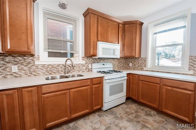 5218 Lisette Avenue, St Louis, MO 63109