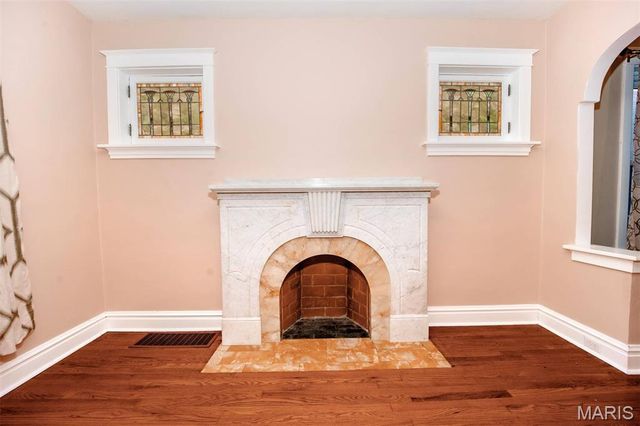 5218 Lisette Avenue, St Louis, MO 63109