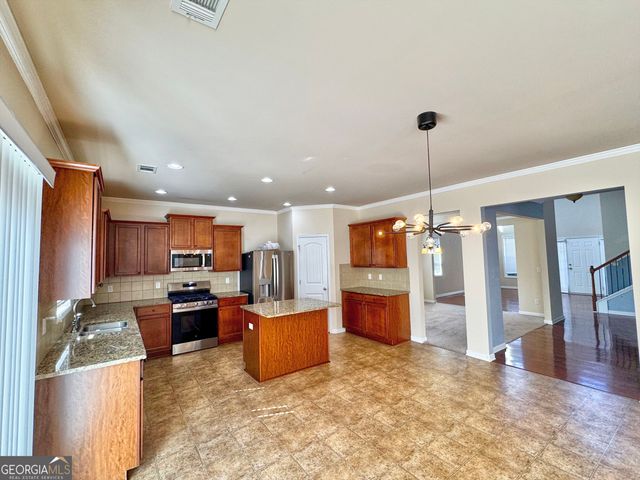 402 Sweetwood Court, Lagrange, GA 30241