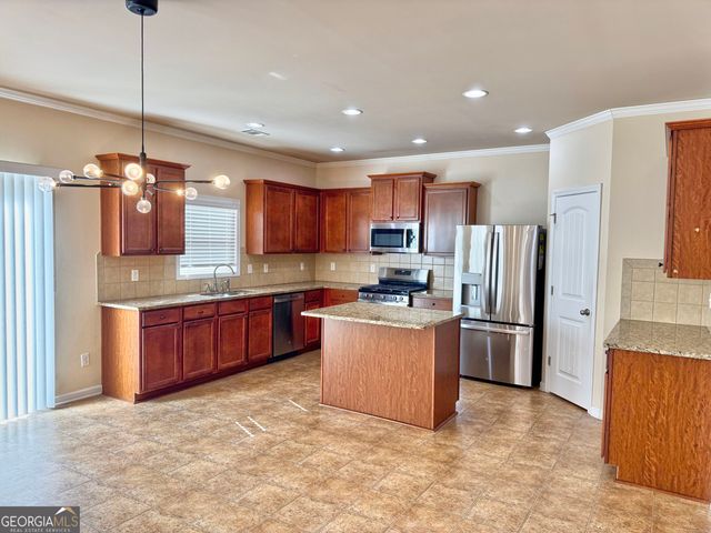 402 Sweetwood Court, Lagrange, GA 30241