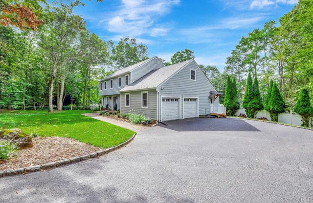 277 River Road, Saint James, NY 11780