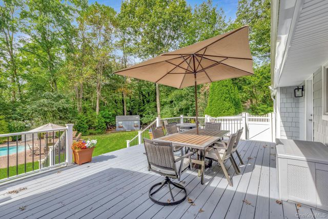 277 River Road, Saint James, NY 11780