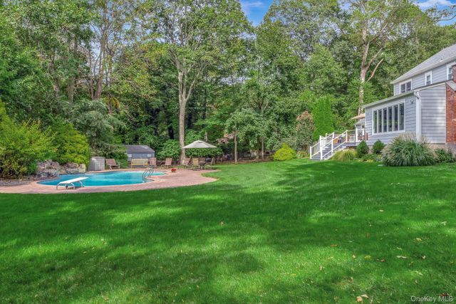 277 River Road, Saint James, NY 11780