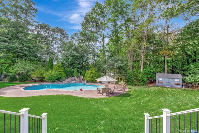 277 River Road, Saint James, NY 11780