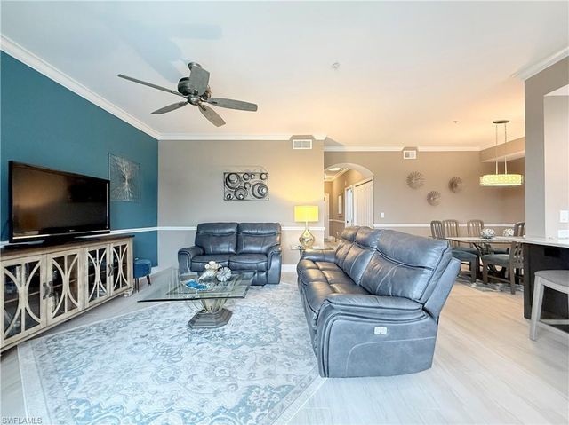 8555 Naples Heritage DR 245, Naples, FL 34112