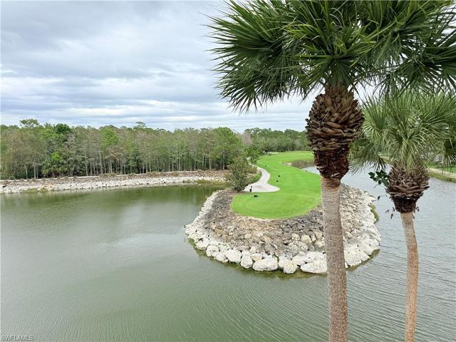 8555 Naples Heritage DR 245, Naples, FL 34112