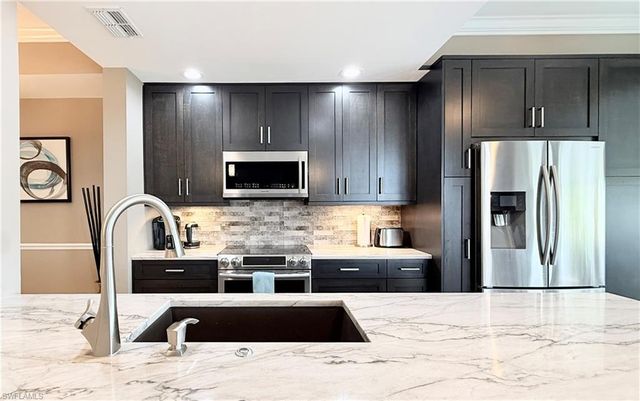 8555 Naples Heritage DR 245, Naples, FL 34112