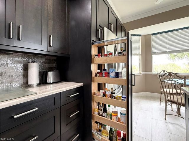 8555 Naples Heritage DR 245, Naples, FL 34112