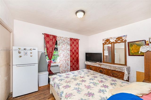 7712 Byron Ave 4, Miami Beach, FL 33141
