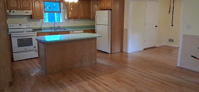 14 Doris Dr., Abington, MA 02351
