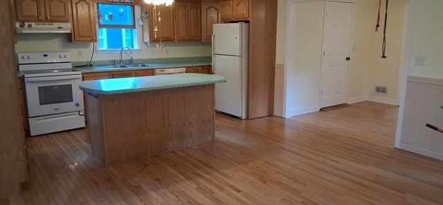 14 Doris Dr., Abington, MA 02351