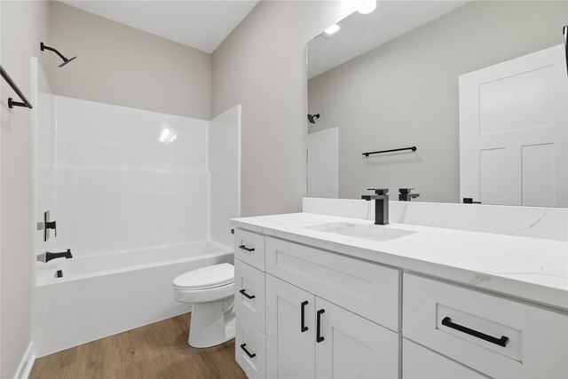 665 NW Rosemont Drive, Waukee, IA 50263