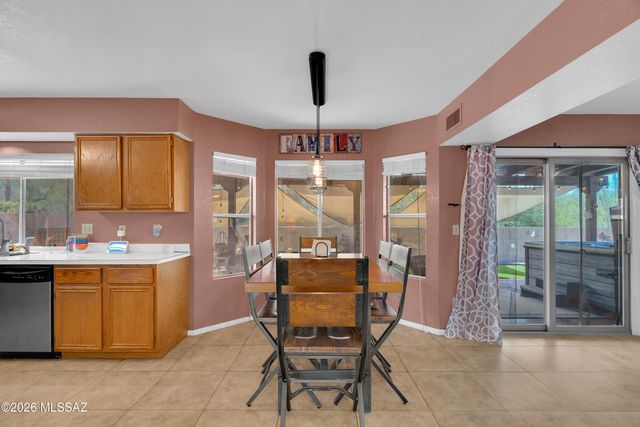 771 N Hearthside Lane, Tucson, AZ 85748
