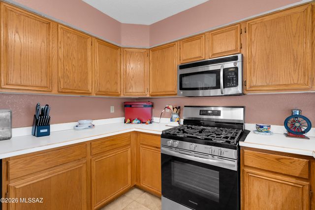 771 N Hearthside Lane, Tucson, AZ 85748