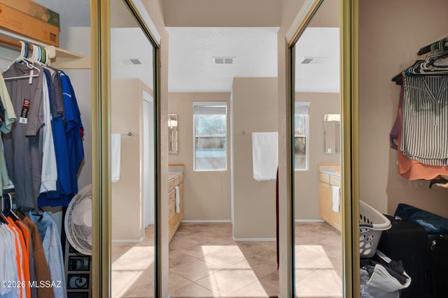 771 N Hearthside Lane, Tucson, AZ 85748