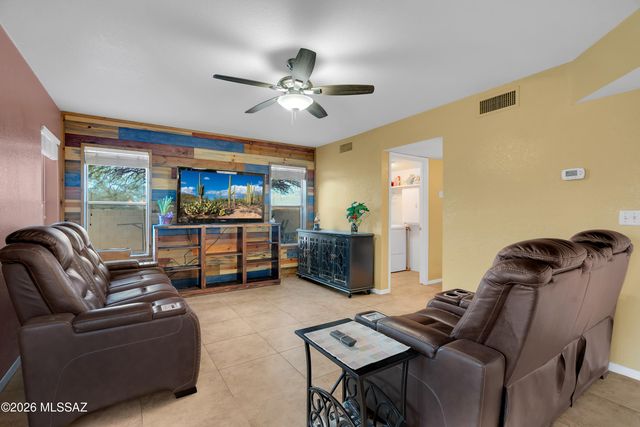 771 N Hearthside Lane, Tucson, AZ 85748