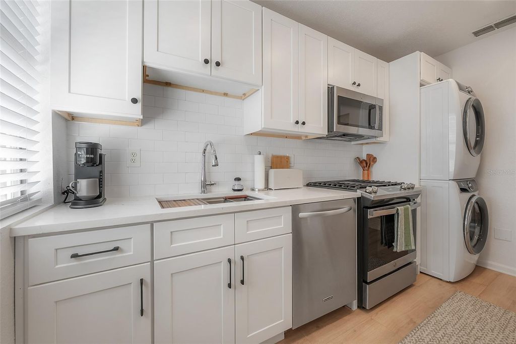 Image 12 of property listing at 319 W CURTIS STREET, Tampa, FL 33603