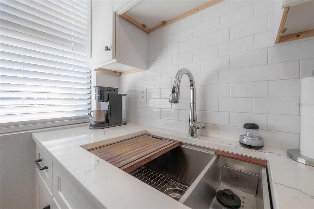 Image 16 of property listing at 319 W CURTIS STREET, Tampa, FL 33603