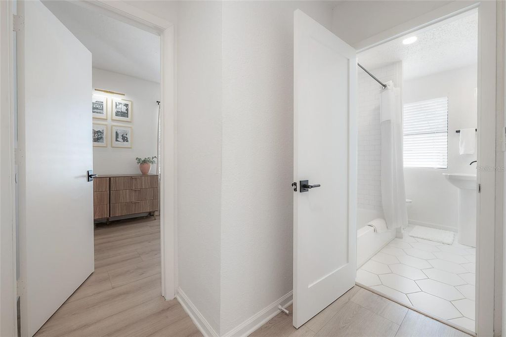Image 26 of property listing at 319 W CURTIS STREET, Tampa, FL 33603
