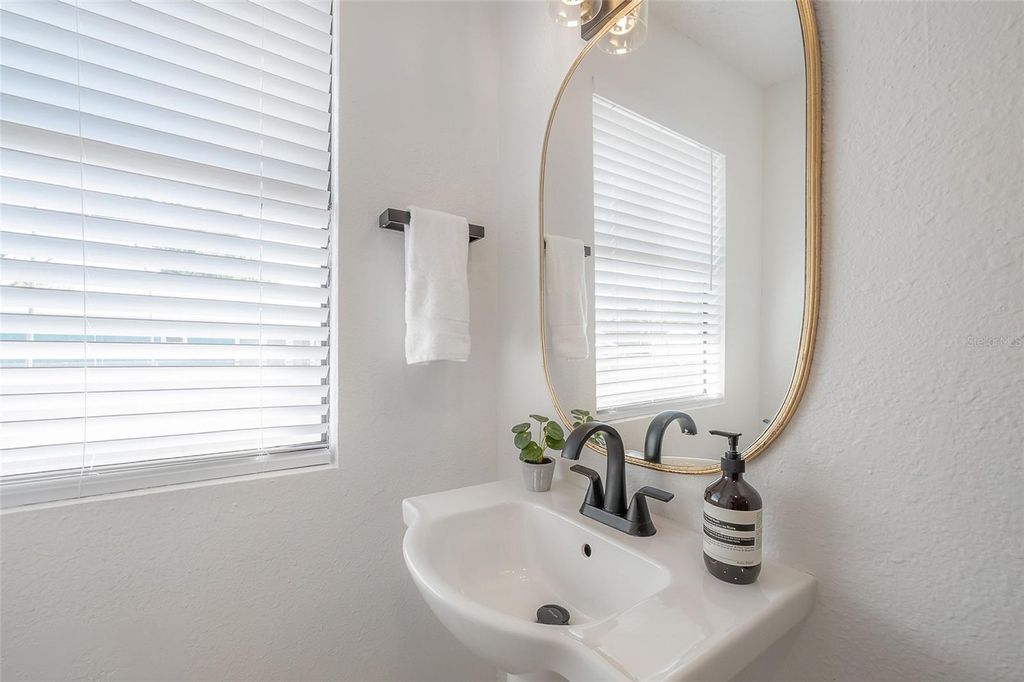 Image 29 of property listing at 319 W CURTIS STREET, Tampa, FL 33603